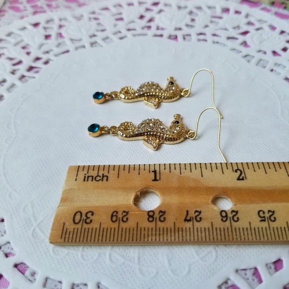 Seahorse Earrings - Picture 6 of 6